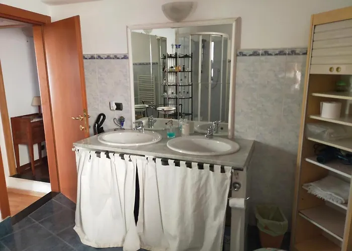 Incantevole Con Giardino Apartman *